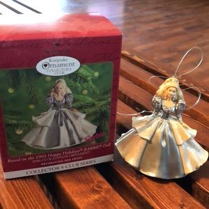 Holiday Barbie Keepsake Ornament 2000-1992 Barbie